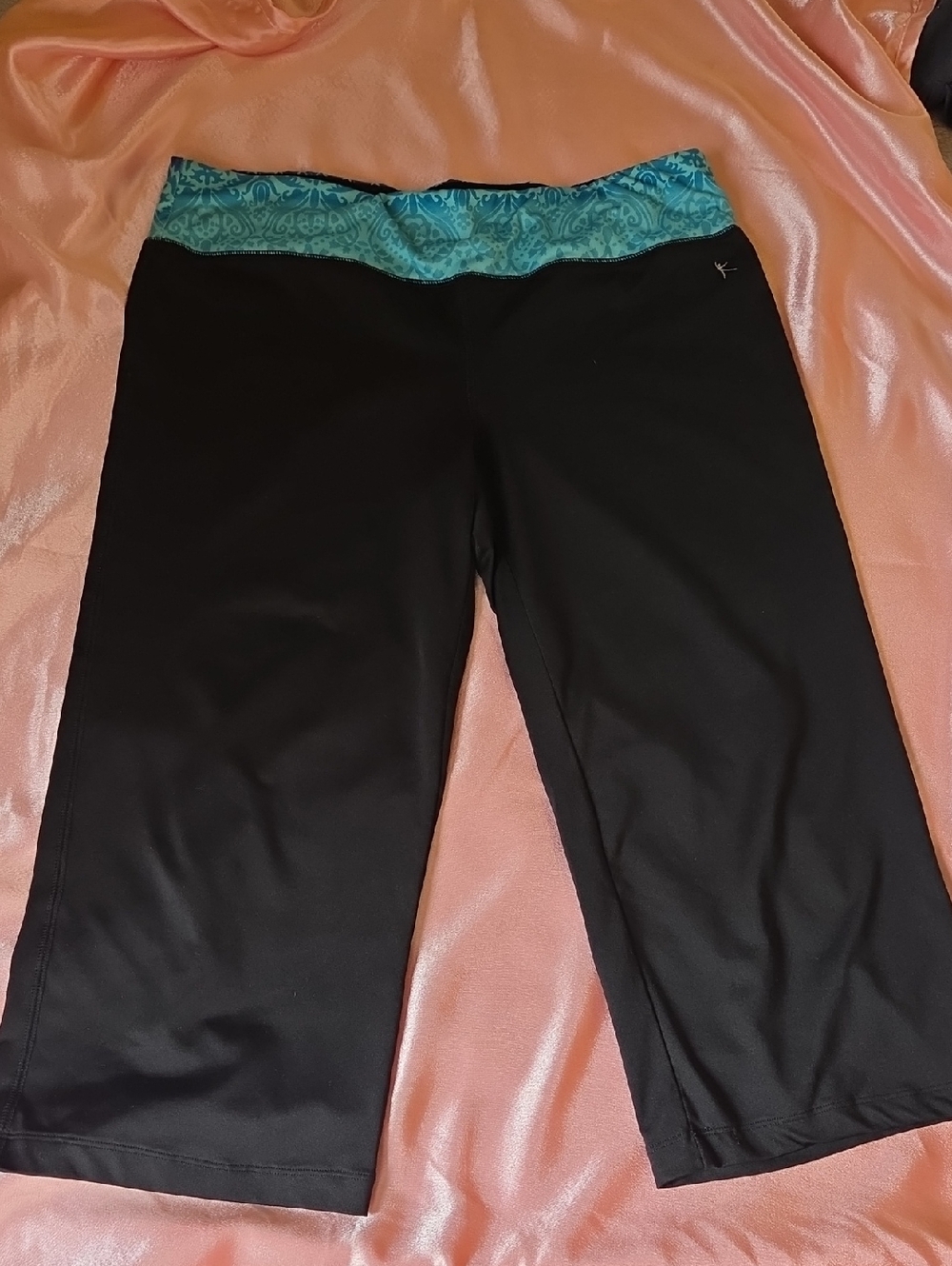 Danskin Black Capri Yoga Pants with Teal Paisley Waistband